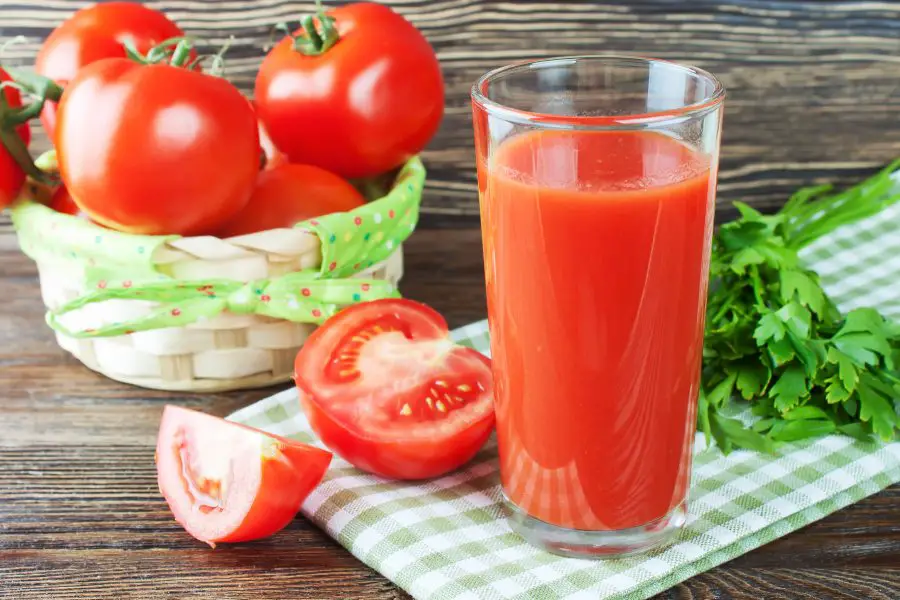 Tomatensaft: Ein nährstoffreicher Cocktail für Gesundheit und Vitalität